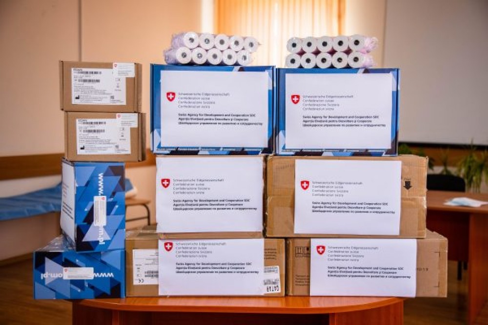 Electrocardiografe și pulsoximetre, donate de Elveția centrelor de sănătate din 25 de raioane ale țării